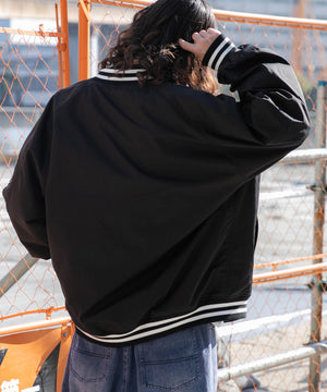 ブラック モデル：174cm L着用