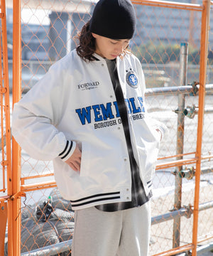 ホワイト モデル：174cm L着用