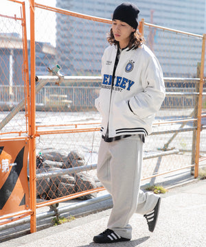 ホワイト モデル：174cm L着用