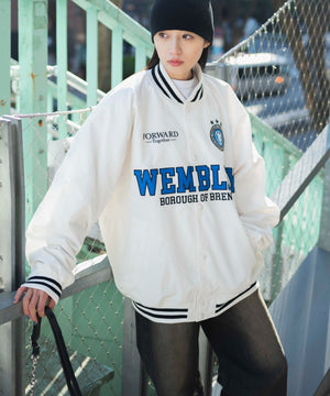 ホワイト モデル：160cm L着用