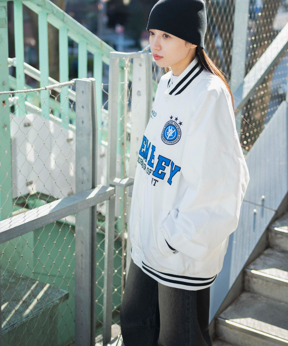 ホワイト モデル：160cm L着用