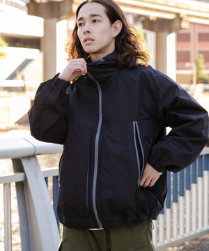 ブラック モデル：174cm L着用