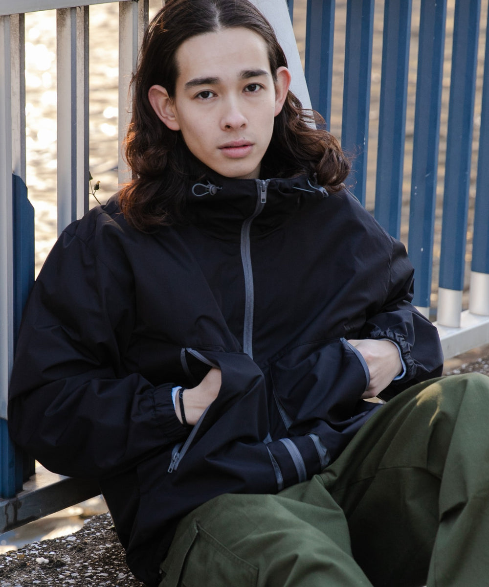 ブラック モデル：174cm L着用