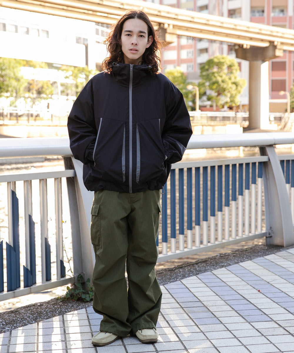 ブラック モデル：174cm L着用