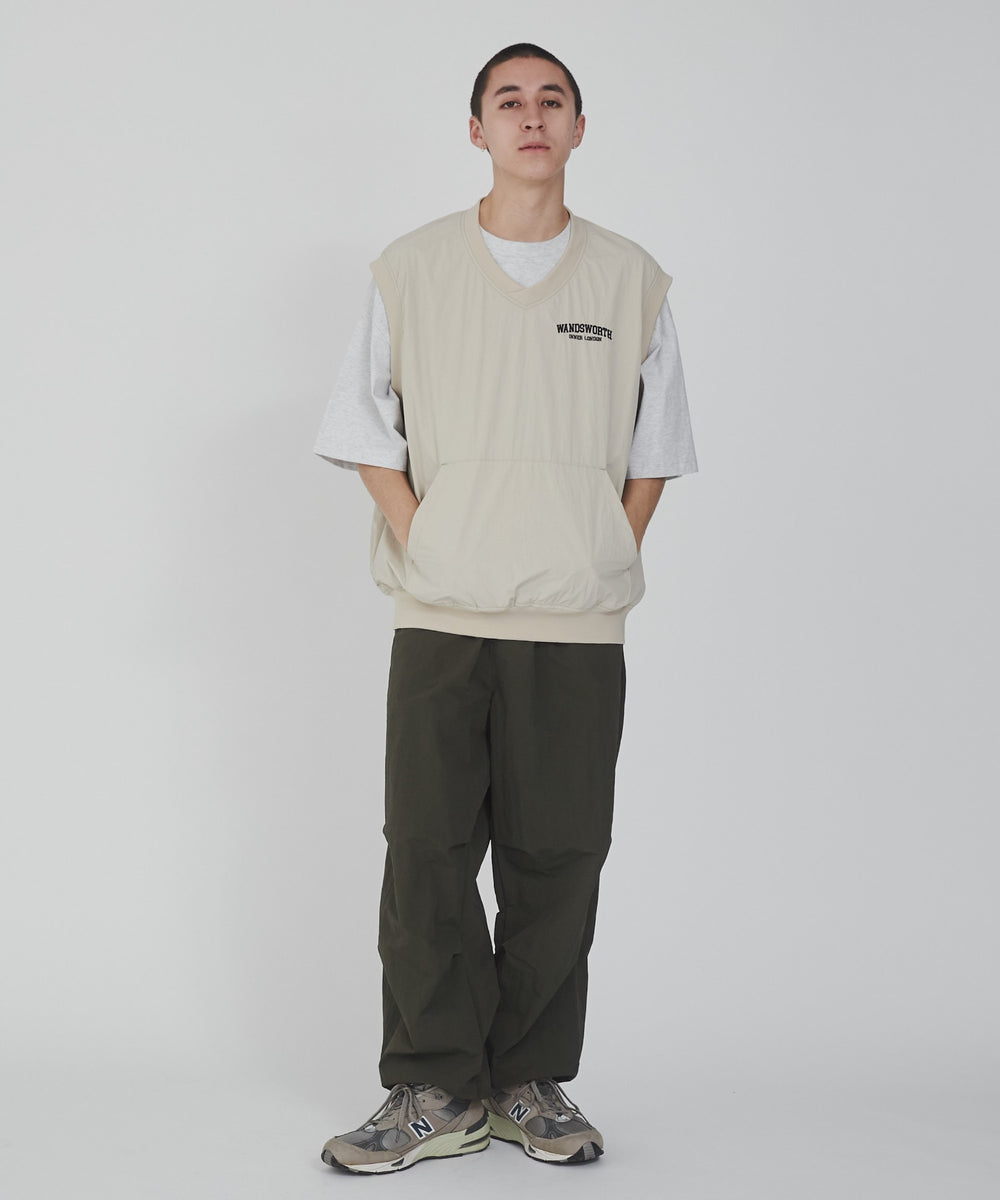 ベージュ モデル：176cm L着用