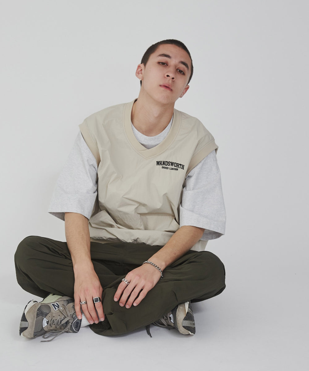 ベージュ モデル：176cm L着用