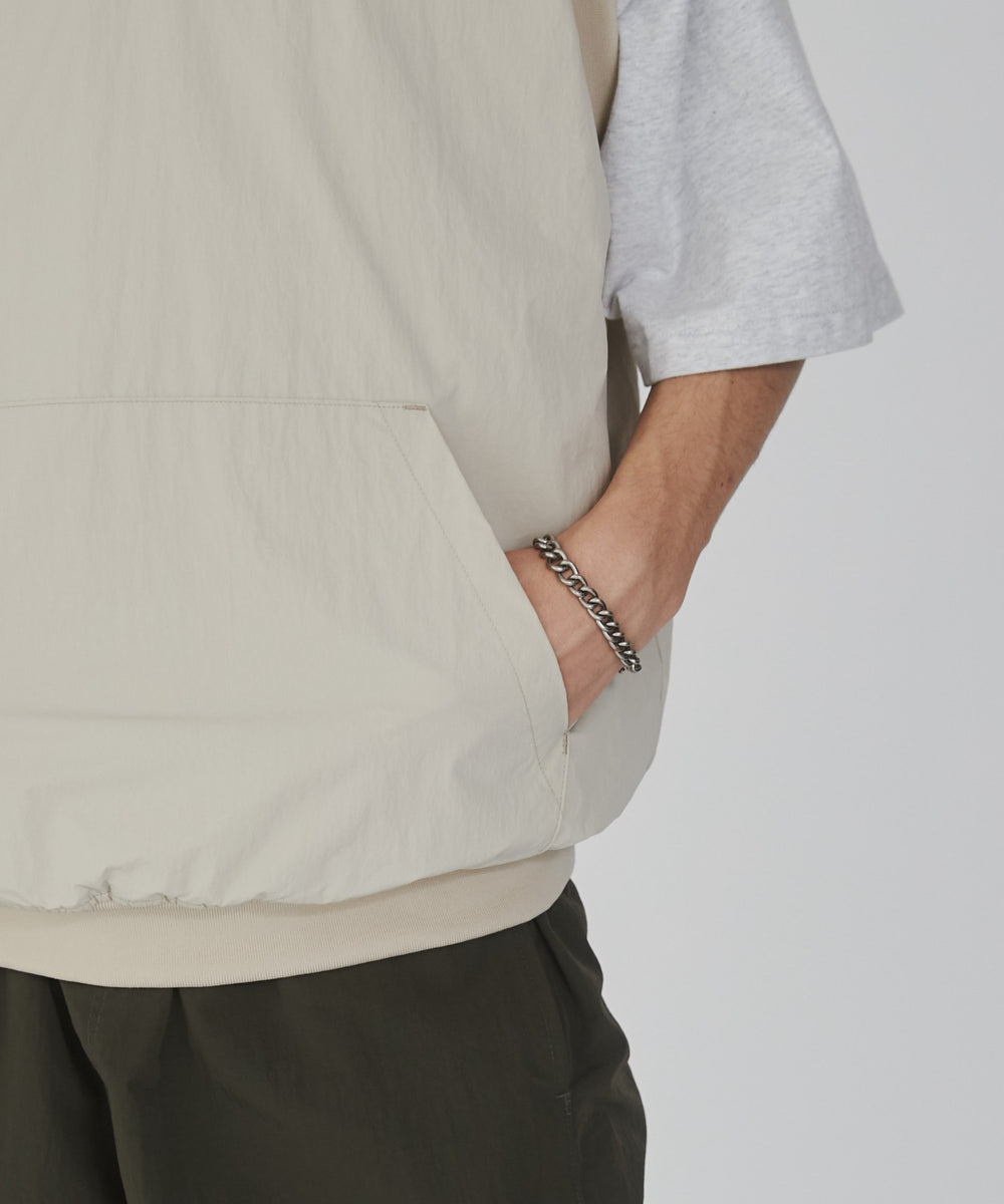 ナイロンVネックベスト