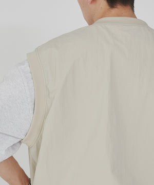 ナイロンVネックベスト