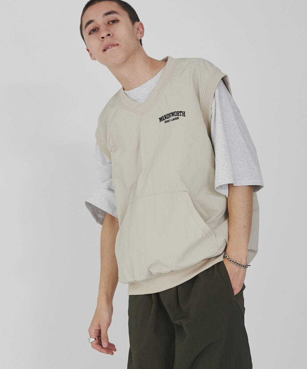 ベージュ モデル：176cm L着用