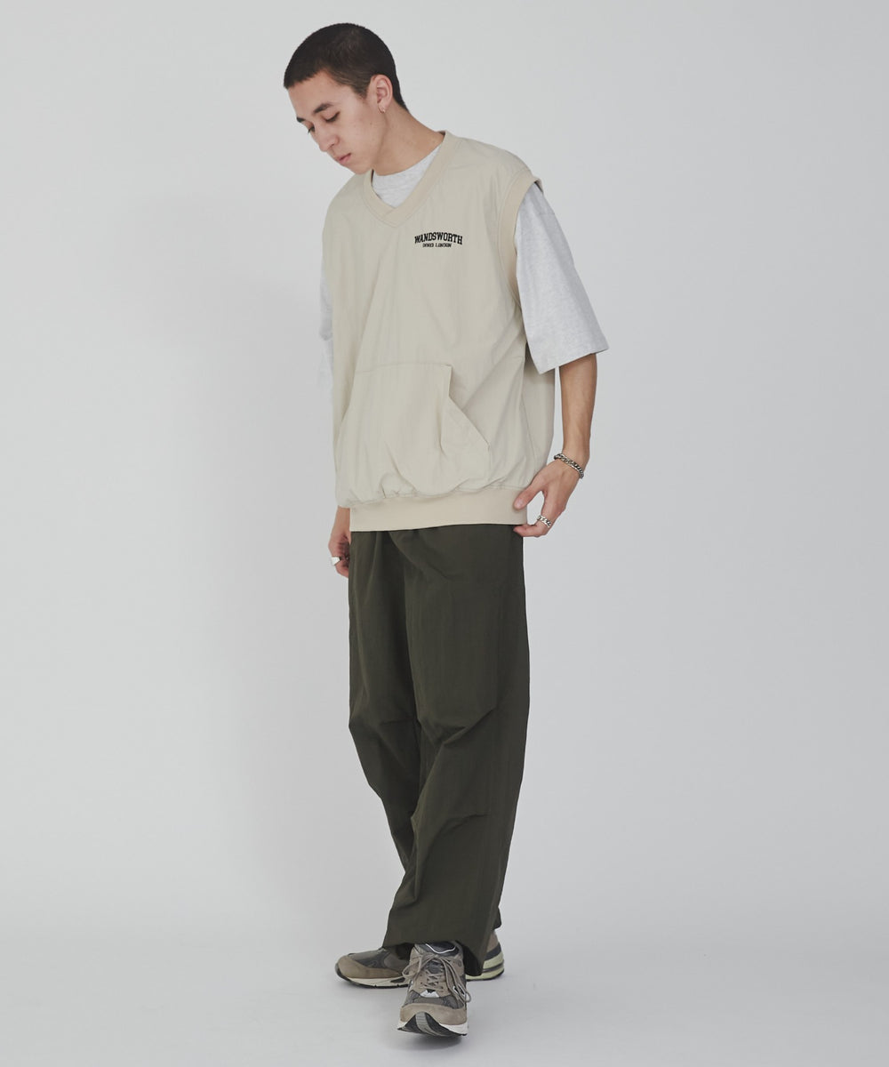 ベージュ モデル：176cm L着用