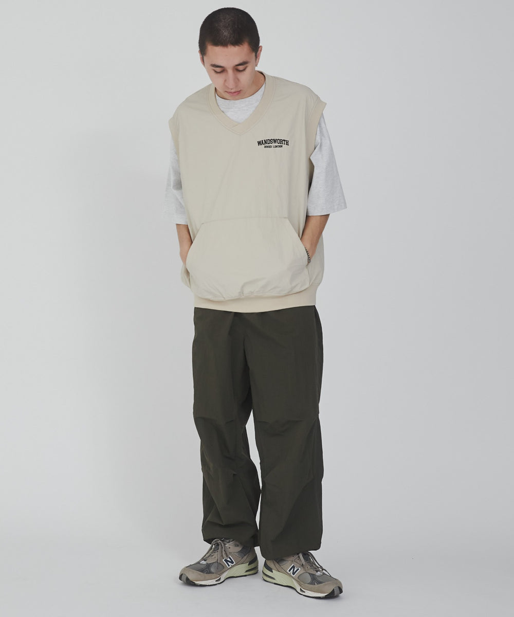 ベージュ モデル：176cm L着用