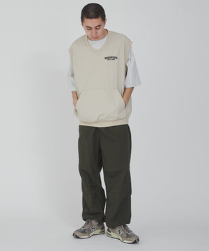 ベージュ モデル：176cm L着用