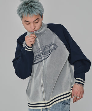 オフホワイト モデル：178cm L着用