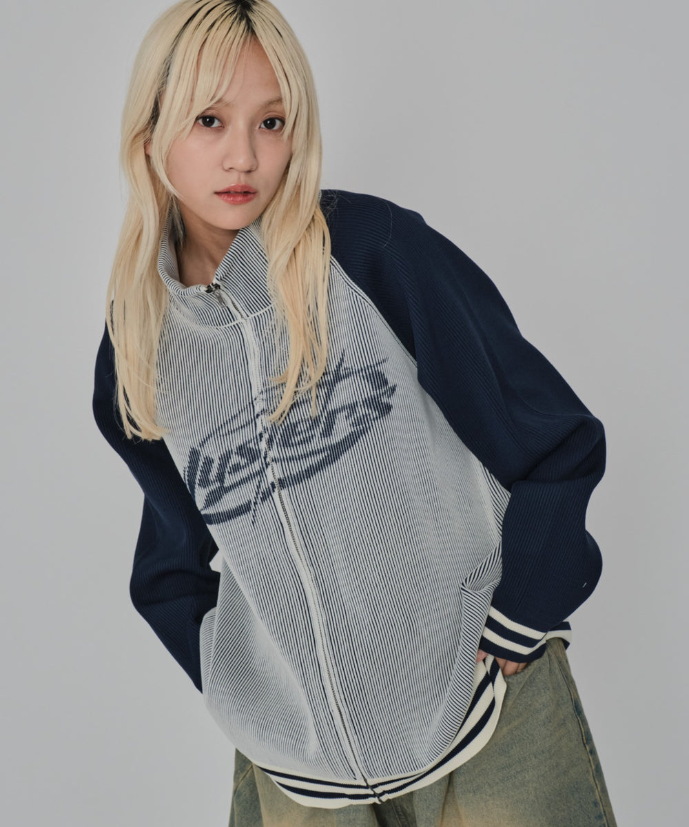 オフホワイト モデル：172cm L着用