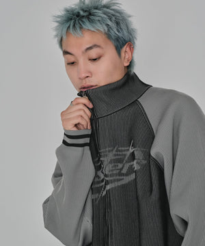 ブラック モデル：178cm L着用