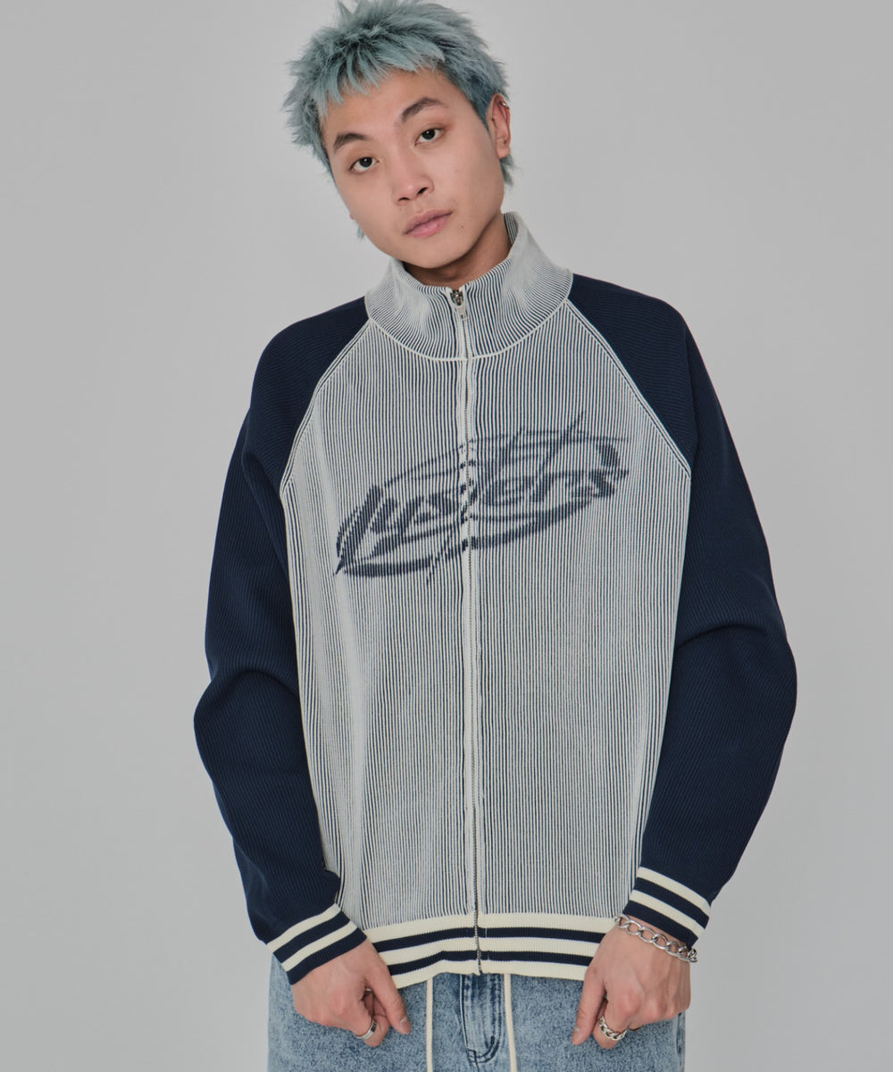 オフホワイト モデル：178cm L着用