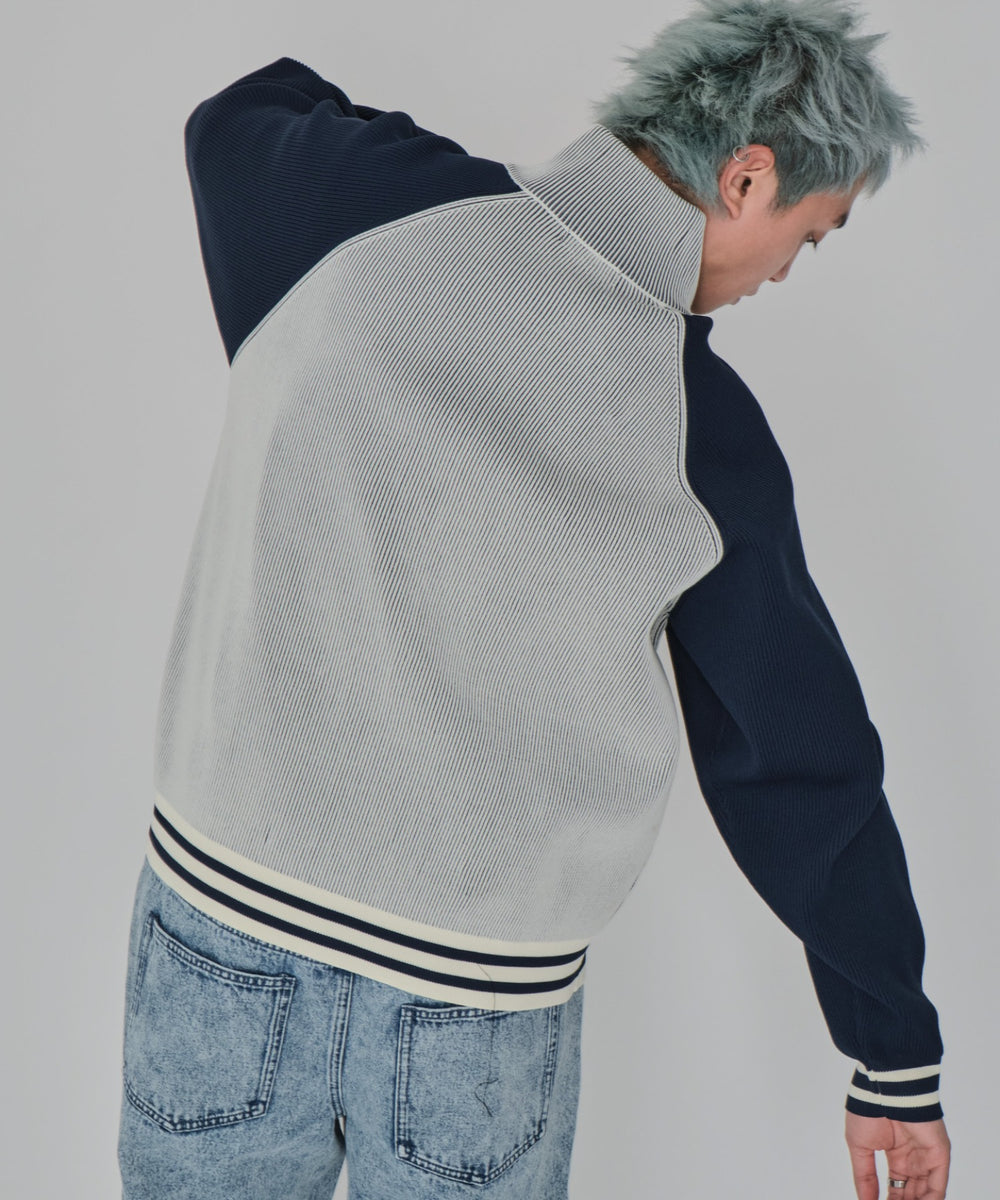 オフホワイト モデル：178cm L着用