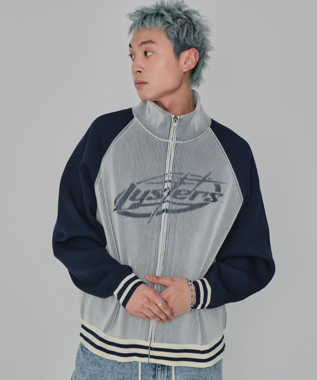 オフホワイト モデル：178cm L着用