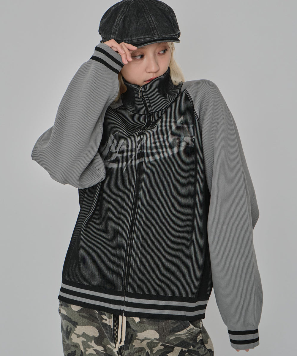 ブラック モデル：172cm M着用