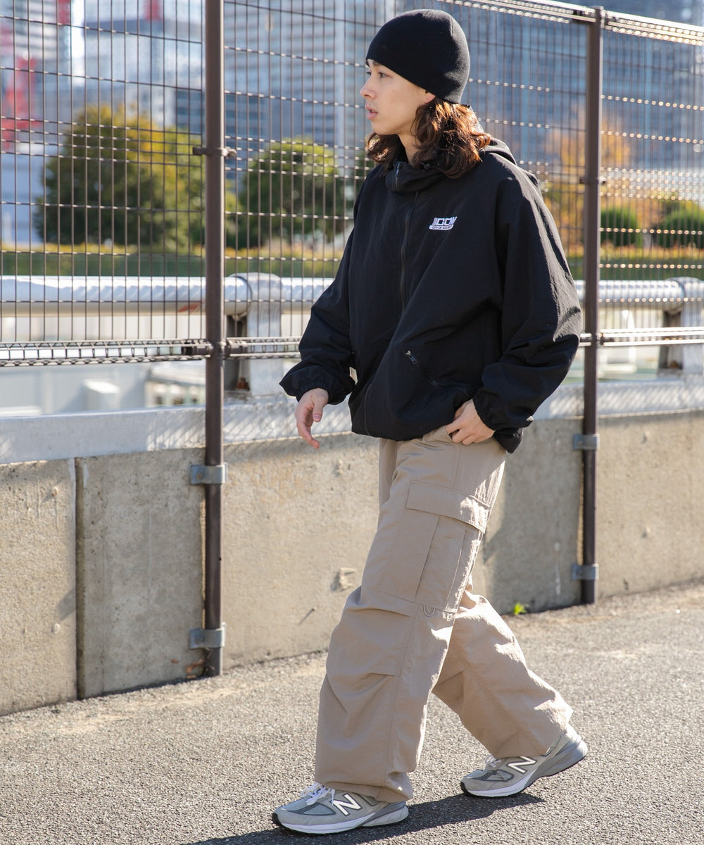 ブラック モデル：174cm L着用