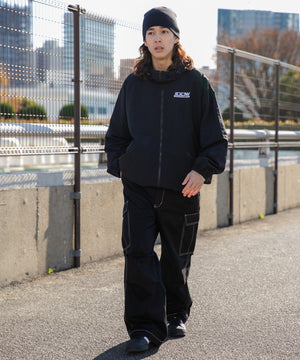 ブラック モデル：174cm L着用