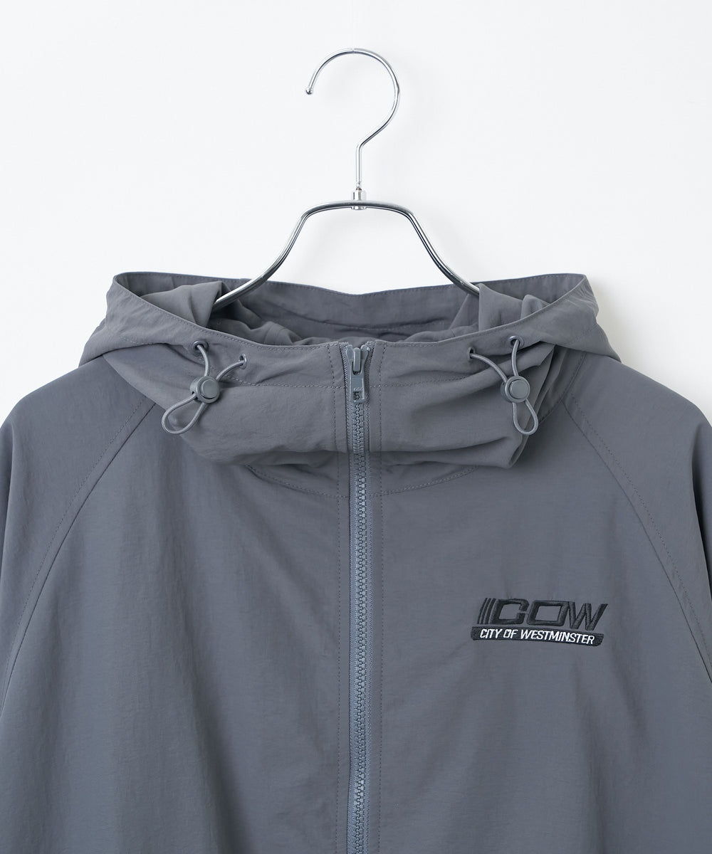 ナイロンフードシェルブルゾン