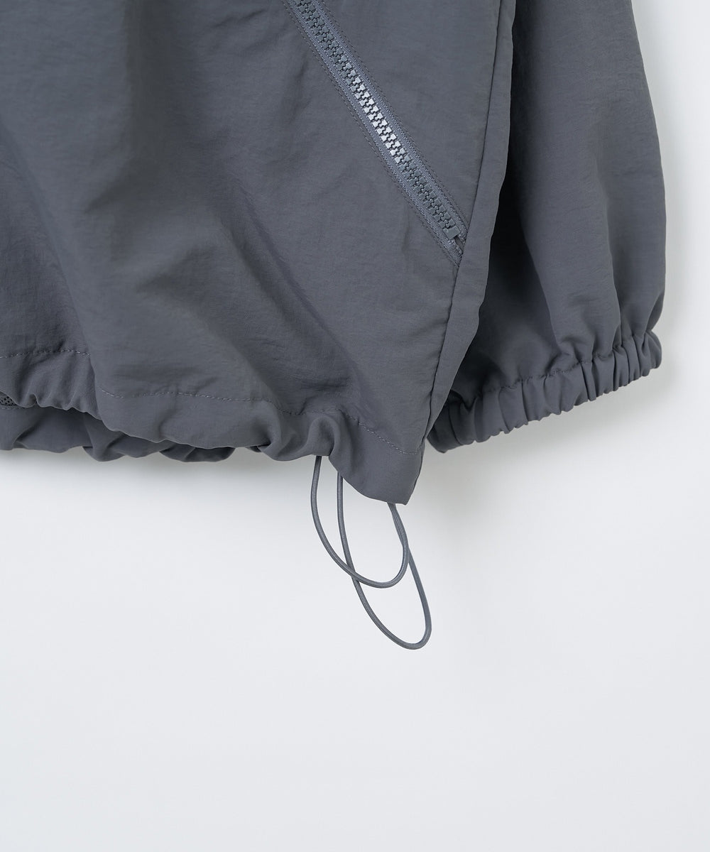 ナイロンフードシェルブルゾン