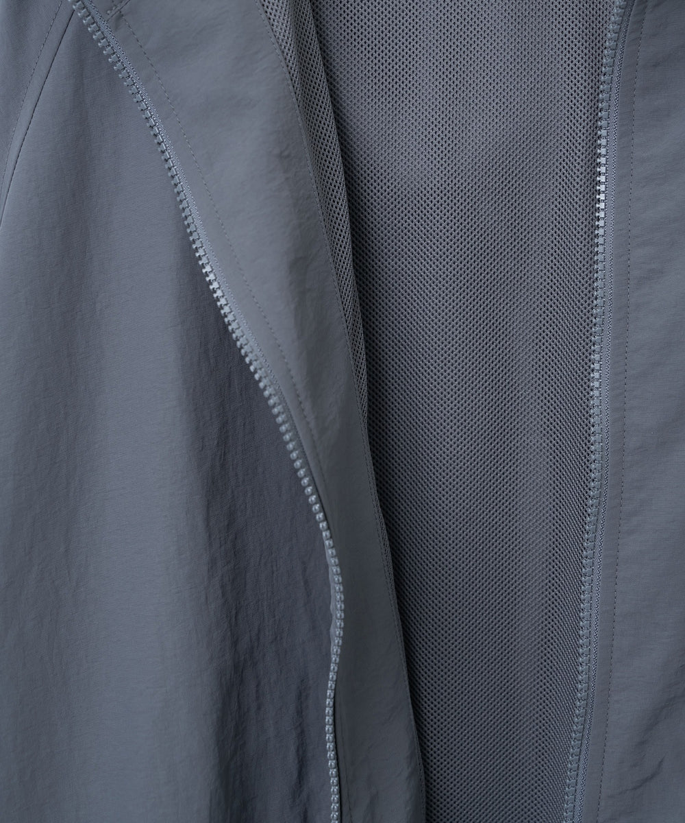 ナイロンフードシェルブルゾン