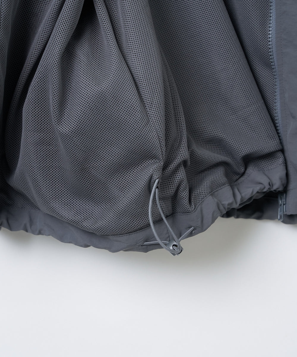 ナイロンフードシェルブルゾン