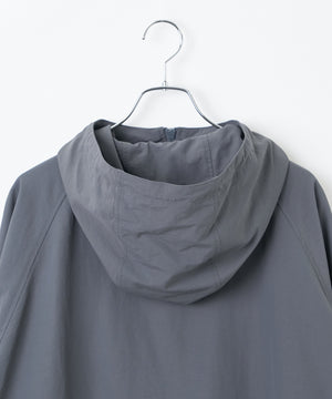 ナイロンフードシェルブルゾン