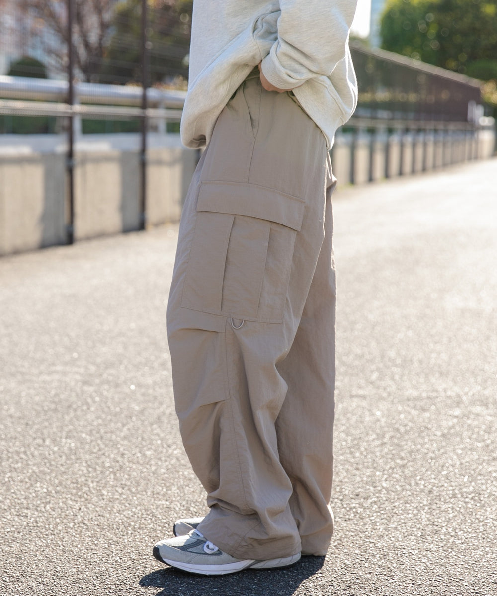 ベージュ モデル：174cm L着用