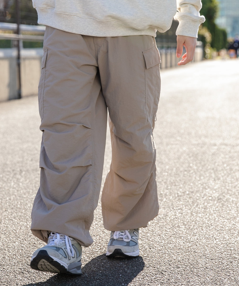 ベージュ モデル：174cm L着用