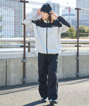 ブラック モデル：174㎝ L着用