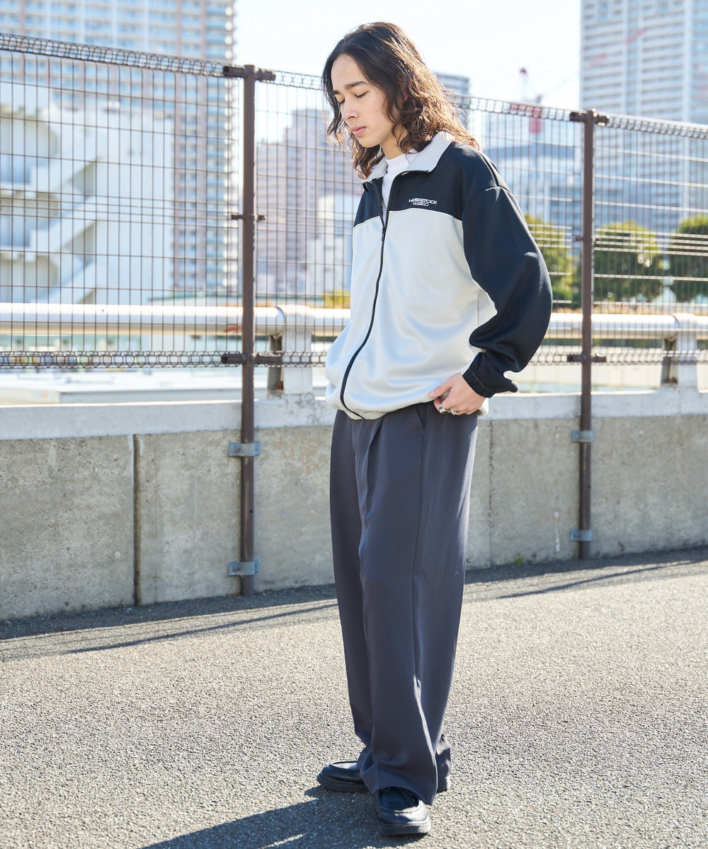 ブラック モデル：174㎝ L着用