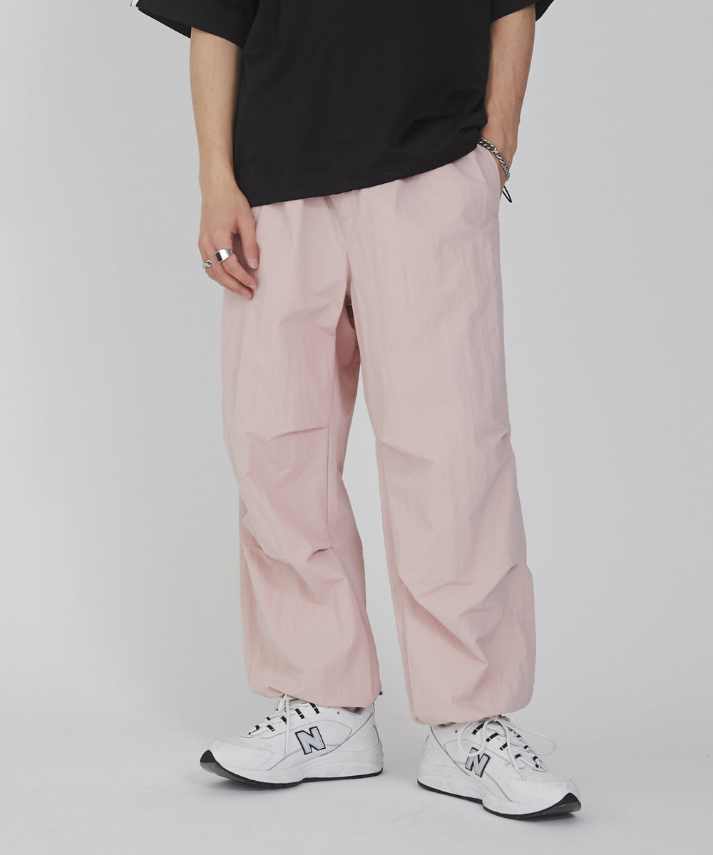 ピンク モデル：176cm L着用