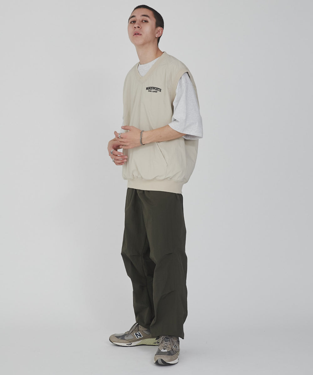 カーキ モデル：176cm L着用