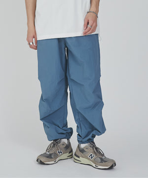 ブルーその他 モデル：176cm L着用