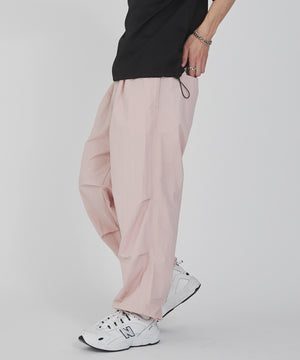 ピンク モデル：176cm L着用