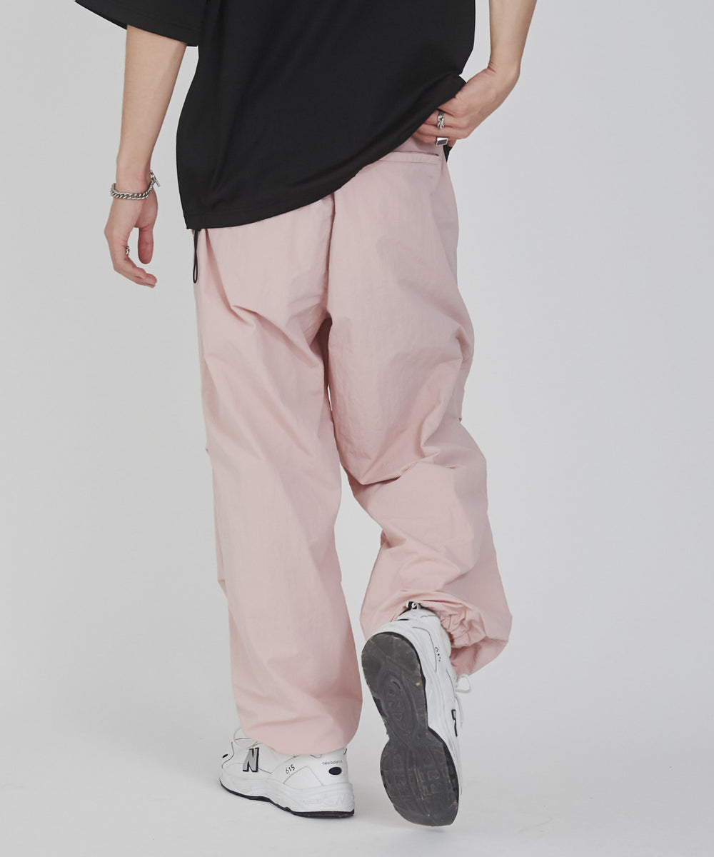 ピンク モデル：176cm L着用