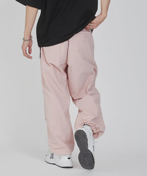 ピンク モデル：176cm L着用