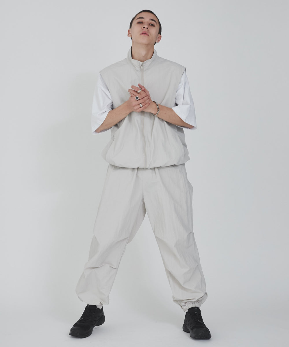 Lグレー モデル：176cm L着用