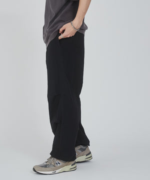 ブラック モデル：176cm L着用