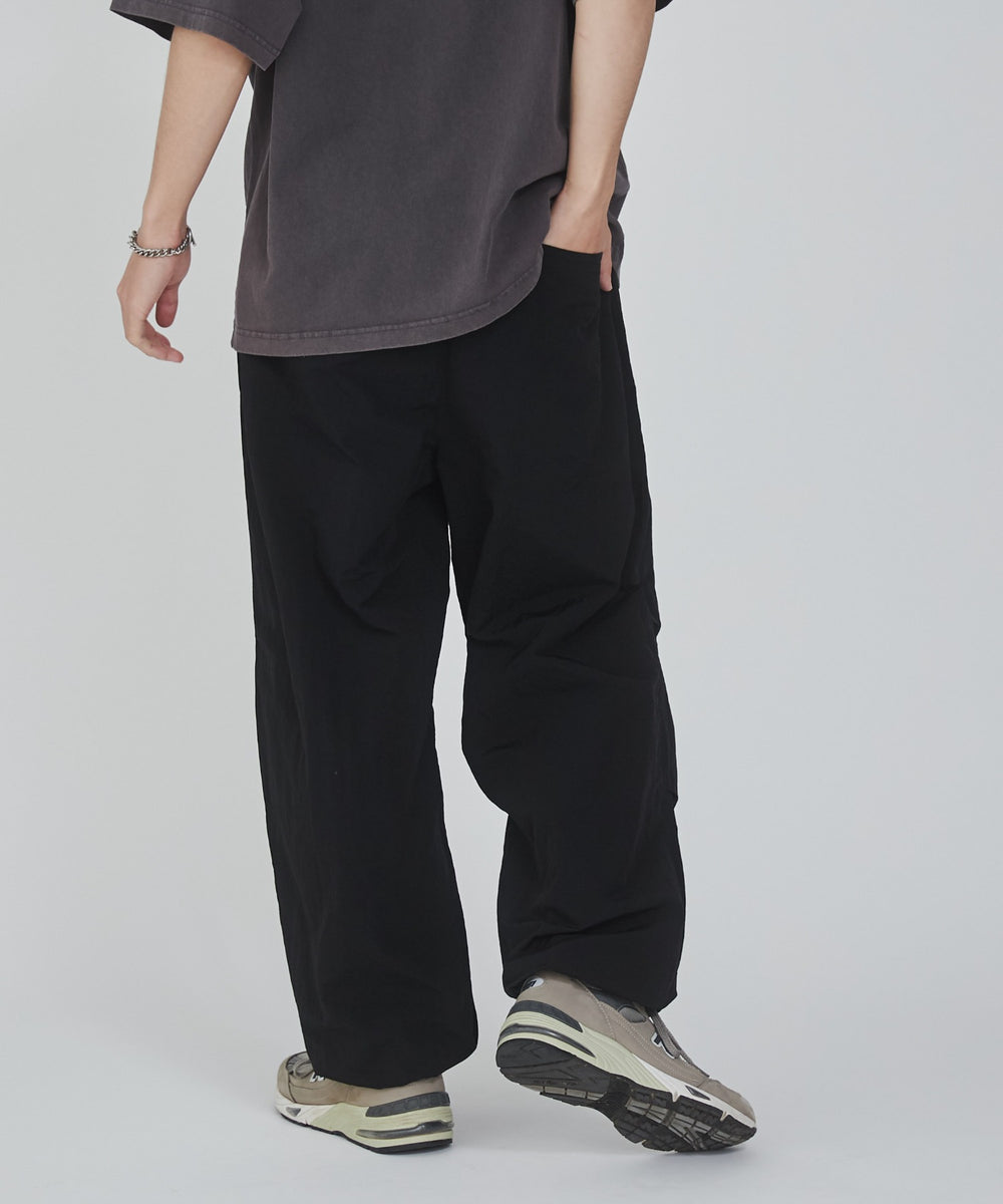 ブラック モデル：176cm L着用