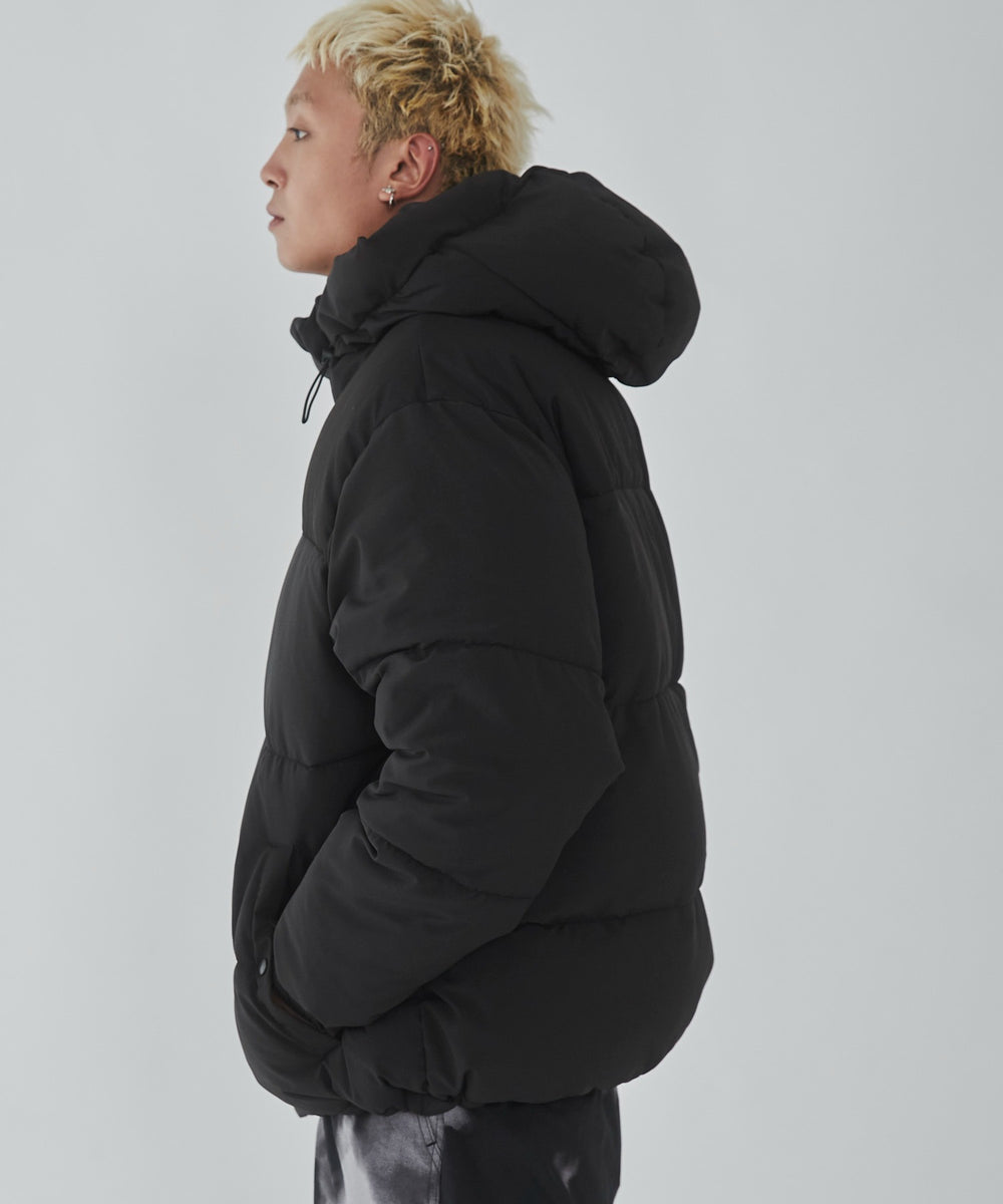 ブラック モデル：178cm L着用