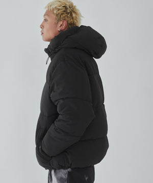 ブラック モデル：178cm L着用