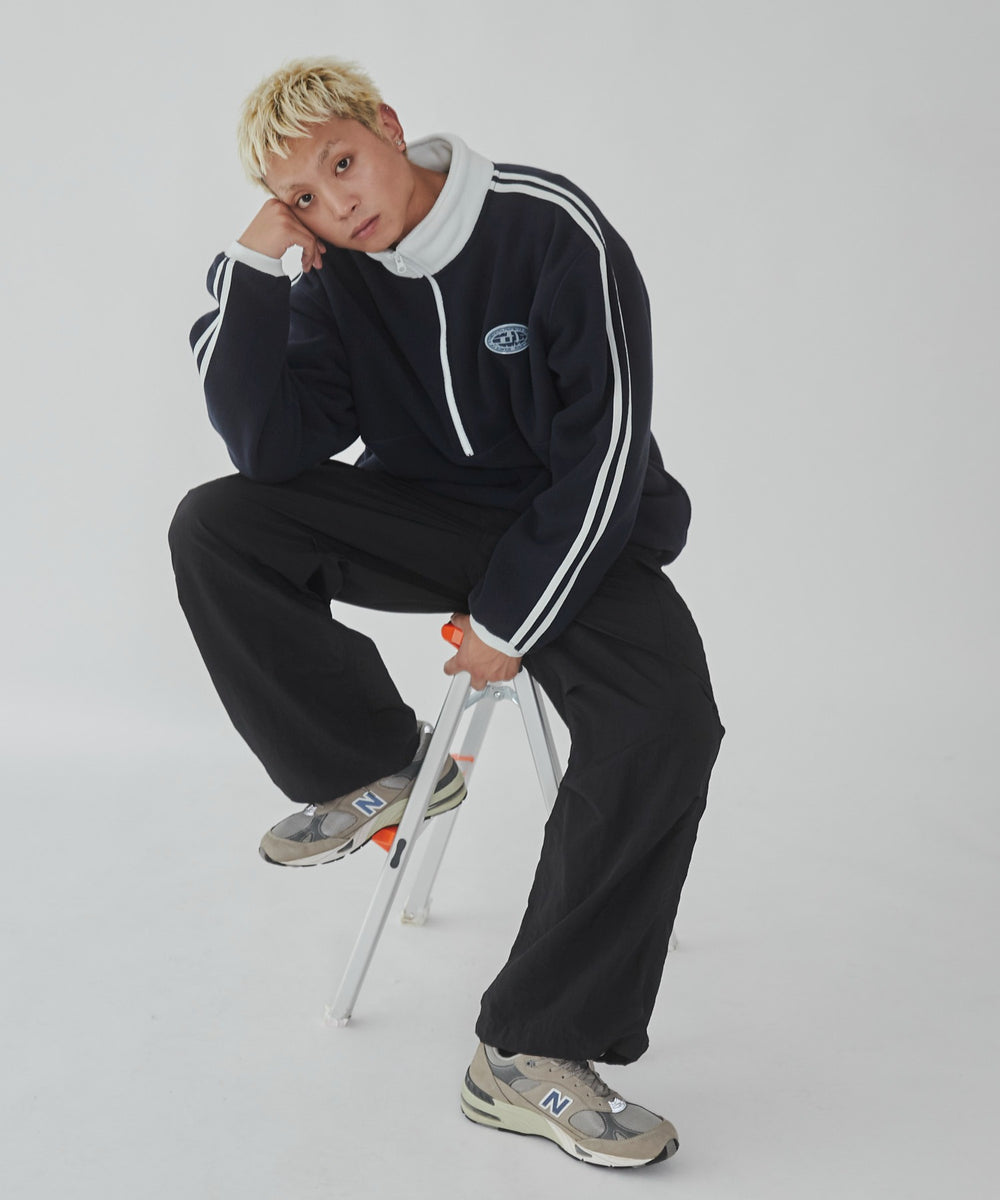 ネイビー モデル：178cm L着用