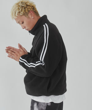 ブラック モデル：178cm L着用