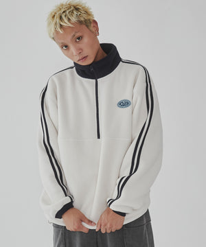 オフホワイト モデル：178cm L着用