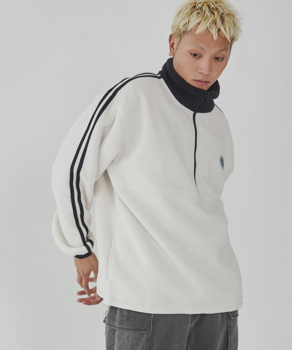 オフホワイト モデル：178cm L着用