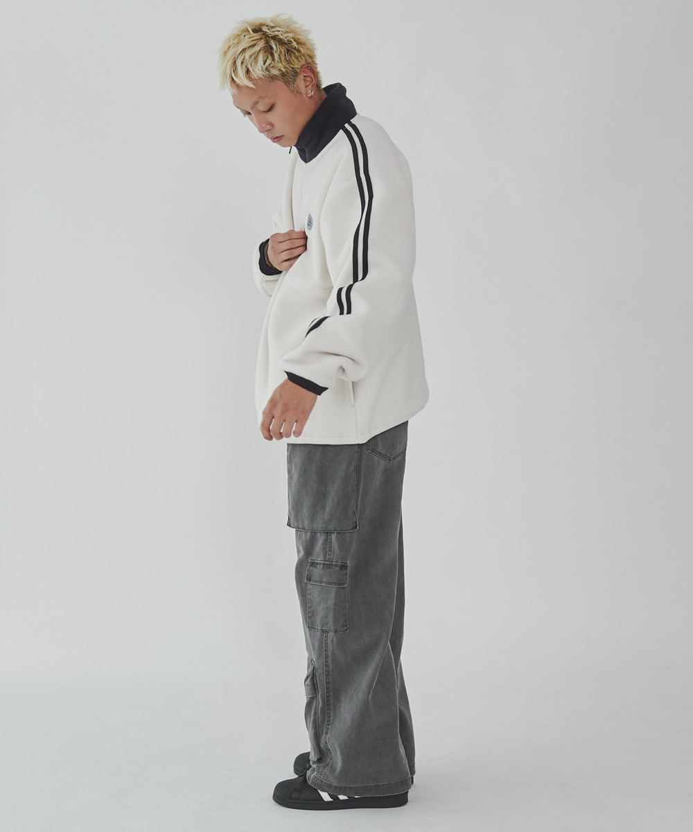 オフホワイト モデル：178cm L着用